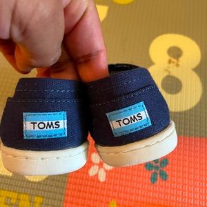 Toms toddler shoes